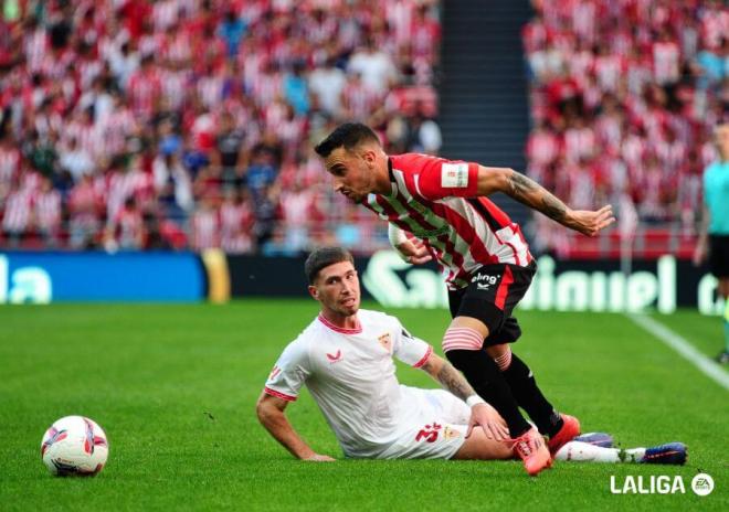 Berenguer ante el Sevilla en San Mamés (Foto: LaLiga).