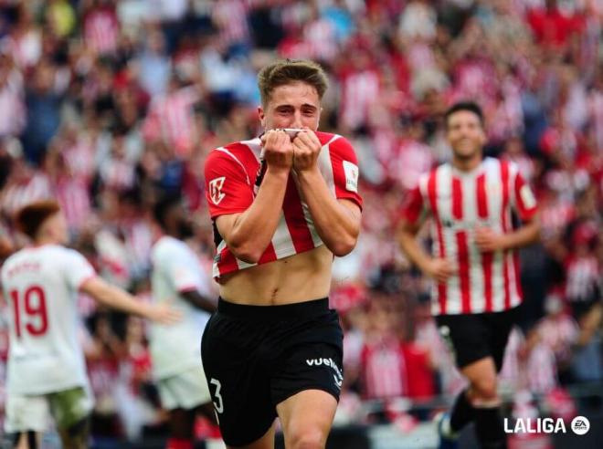 Jauregizar ante el Sevilla en San Mamés (Foto: LaLiga).