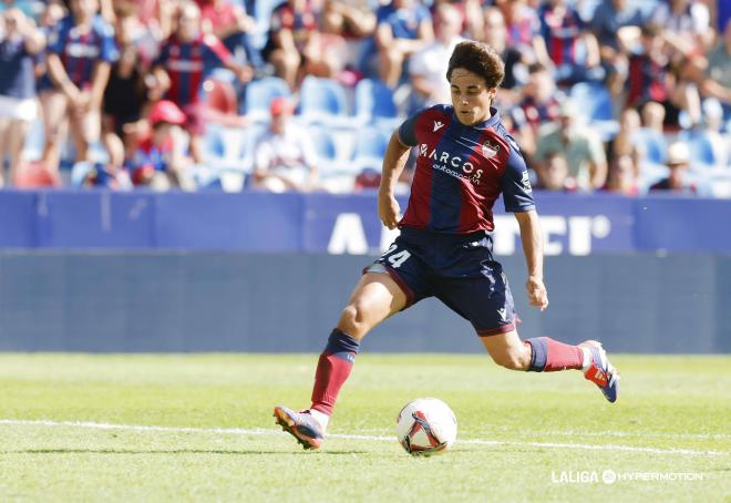 Gol de Carlos Álvarez en el Levante - Almería (Foto: LALIGA).