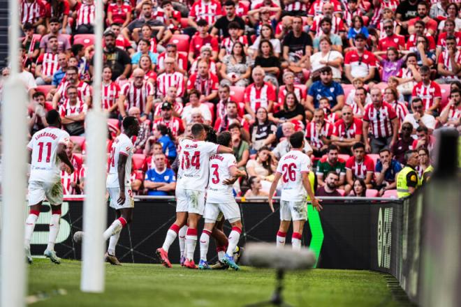 La celebración del tanto del Sevilla en San Mamés (Foto: SFC).