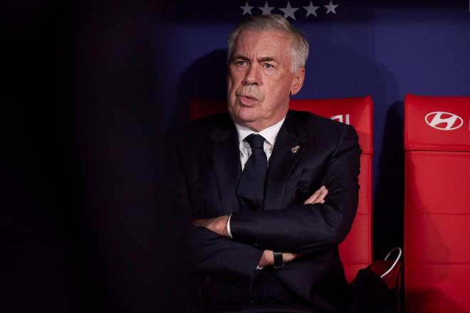 Carlo Ancelotti, en el banquillo en el Metropolitano (FOTO: Cordón Press).