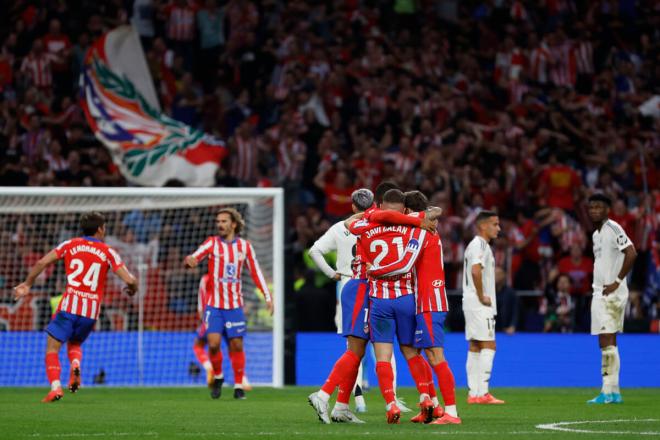 Celebración de los jugadores del Atlético en el derbi (Foto: EFE).