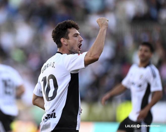 Borja Sánchez celebra su golazo al Granada (Foto: LALIGA).