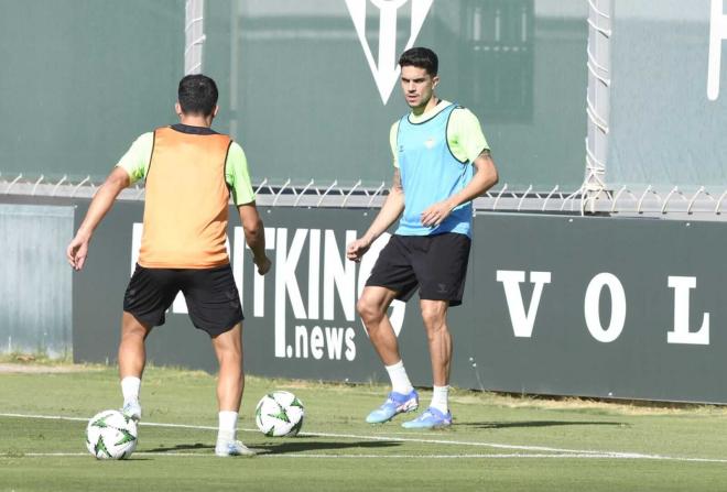 Bartra, en el entrenamiento de este lunes (Foto: Kiko Hurtado).