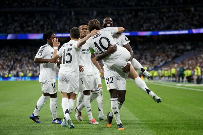 El Real Madrid celebrando el gol de Antonio Rüdiger ante el Stuttgart (Foto: Cordon Press).