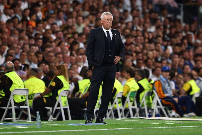 Carlo Ancelotti, en el Real Madrid-Stuttgart (Foto: Cordon Press).