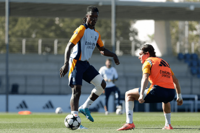 Eduardo Camavinga entrenando con Fran García en el Real Madrid (Foto: RM).