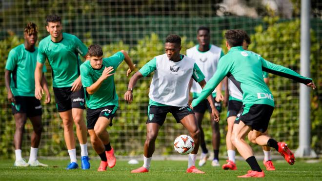 La plantilla vizcaína se entrena en Lezama (Foto: Athletic Club).