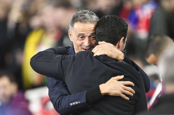 Luis Enrique y Mikel Arteta en el Emirates Stadium (Foto: Cordon Press)