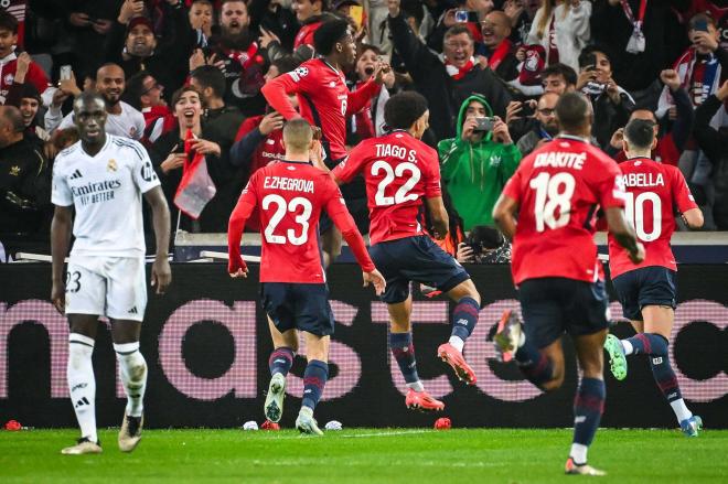 El Lille celebrando el gol de la victoria al Real Madrid (Foto: Cordon Press).