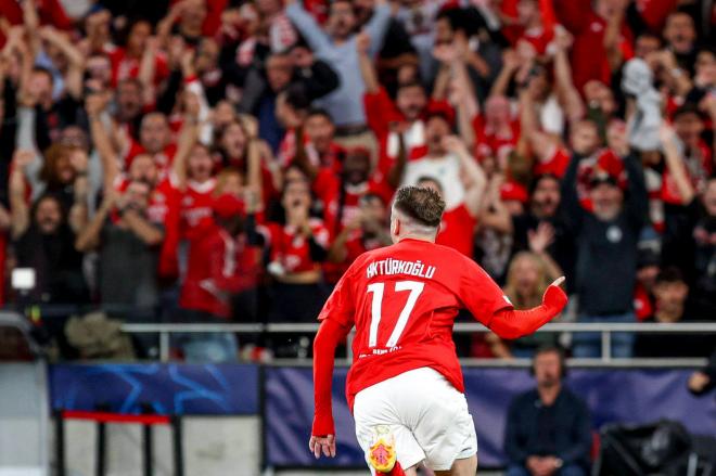 Kerem Akturkoglu celebra su gol en el Benfica-Atlético de Madrid (Foto: Cordon Press).