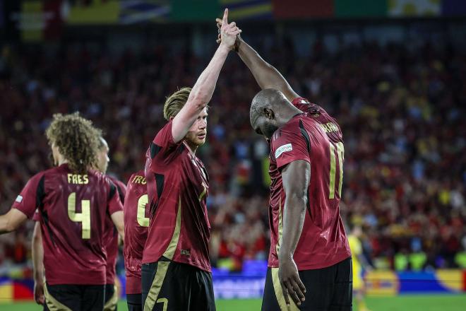 Kevin de Bruyne y Romelu Lukaku celebran un gol con Bélgica en la Eurocopa (Foto: Cordon Press).