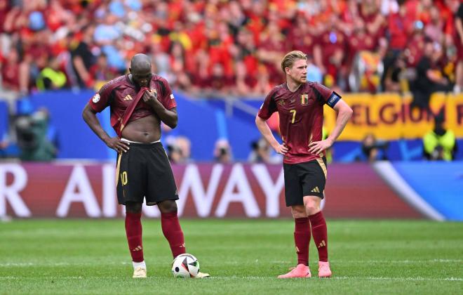 Romelu Lukaku y Kevin de Bruyne se lamentan durante el Francia-Bélgica de la Euro (Foto: Cordon Pr