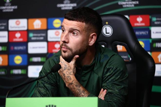 Aitor Ruibal, en la previa del partido ante el Legia (Foto: EFE).