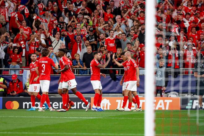 Los jugadores del Benfica celebran uno de los goles ante el Atlético (FOTO: Cordón Press).