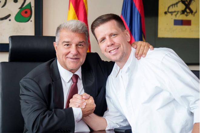 Szczesny y Joan Laporta, en la presentación del portero polaco (Foto: FCB).