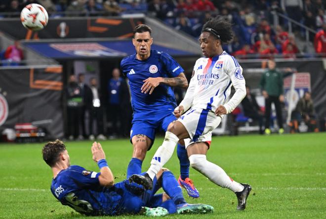 Dani García, en un Lyon - Olympiacos de Europa League (Foto: CordonPress).