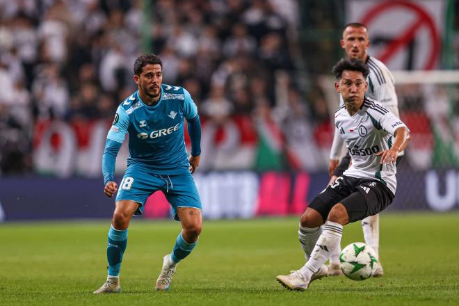 Pablo Fornals en una acción del Legia de Varsovia-Betis (foto: Cordón Press).