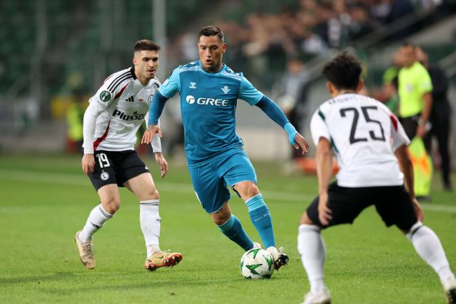 Chimy Ávila, en el Legia-Betis (Foto: Cordon Press).