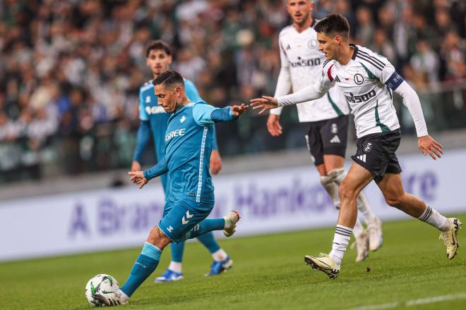 Chimy Ávila, en el Legia-Betis de la Conference League (Foto: Cordon Press).