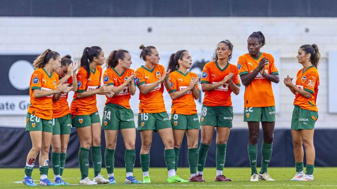 El VCF Femenino, antes de un partido (Foto: Valencia CF).