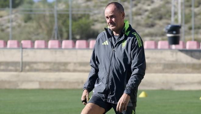 Víctor Fernández, en la ciudad deportiva (Foto: Real Zaragoza).