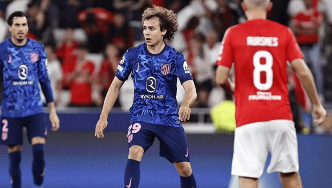 Javi Serrano, durante el Benfica-Atlético (Foto: ATM).