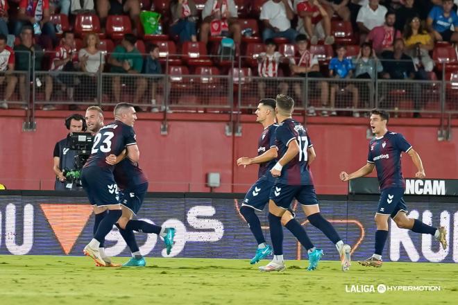 Gol del Eibar al Almería (Foto: LALIGA).