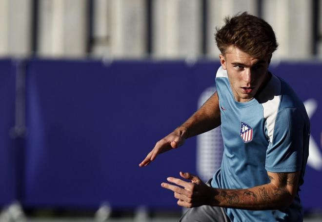 Pablo Barrios, en una sesión del Atlético (Foto: ATM).