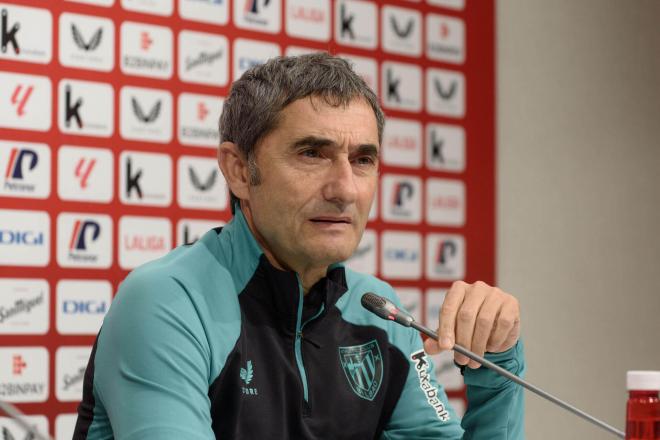 Ernesto Valverde, en la rueda de prensa del Athletic Club (Foto: EFE).