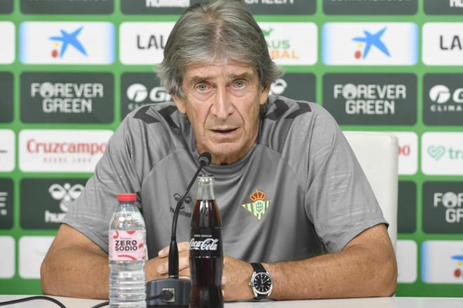 Manuel Pellegrini, entrenador del Real Betis (foto: Kiko Hurtado).