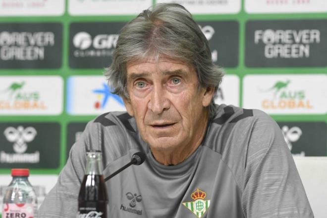 Manuel Pellegrini, entrenador del Real Betis (foto: Kiko Hurtado).