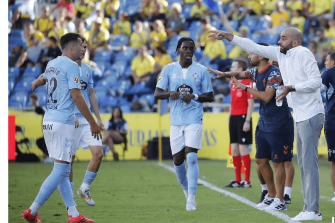 Claudio Giráldez dando instrucciones (Foto: LaLiga).