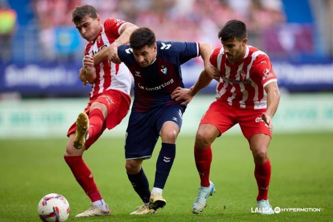 Lance del Eibar - Sporting (Foto: LALIGA).