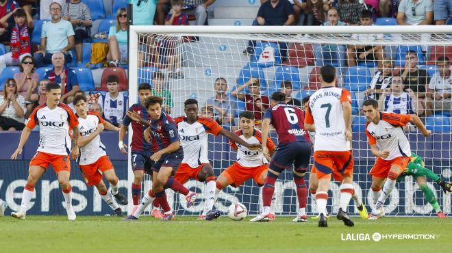 Lance del Levante - Oviedo (Foto: LALIGA).