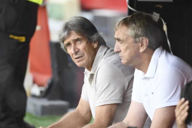 Manuel Pellegrini junto a Rubén Cousillas (foto: Kiko Hurtado).