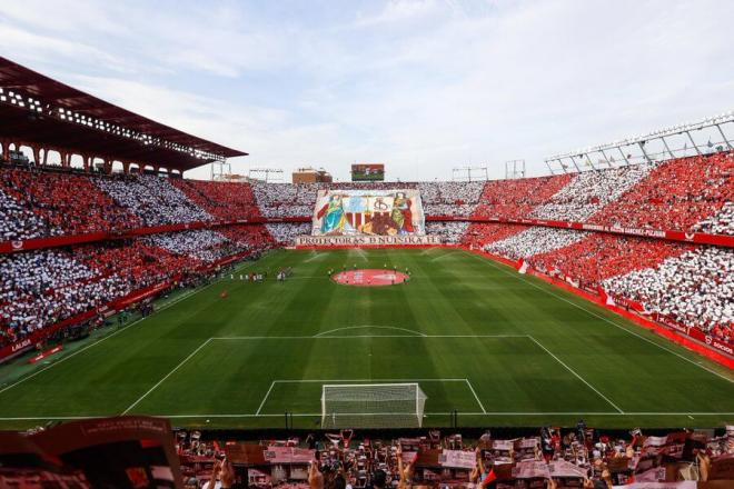 El tifo del Sánchez-Pizjuán en el derbi (Foto: SFC).