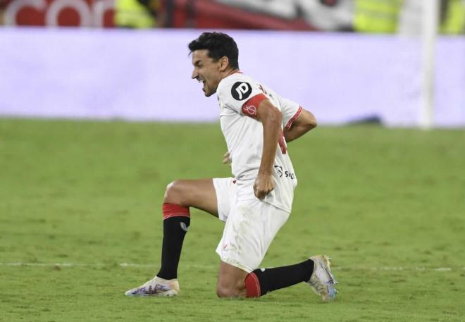 Jesús Navas celebra la victoria sevillista en el derbi (Foto: Kiko Hurtado).