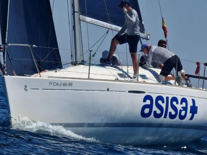 El barco onubense ‘Trebolisimo Dos Asisa’, durante la competición.