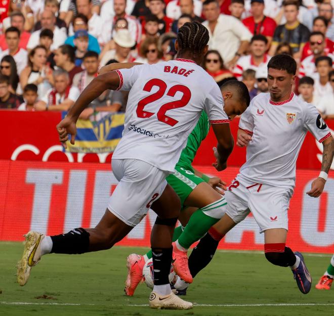 José Ángel Carmona, ante el Betis (Foto: Cordon Press).