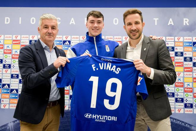 Fede Viñas en su presentación. (Foto: Real Oviedo)