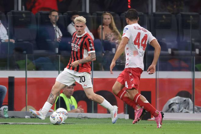 Álex Jiménez durante un partido con el AC Milan (Fuente: Cordon Press)