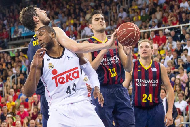 Marcus Slaughter en un Clásico de 2015 (Foto: Cordon Press)