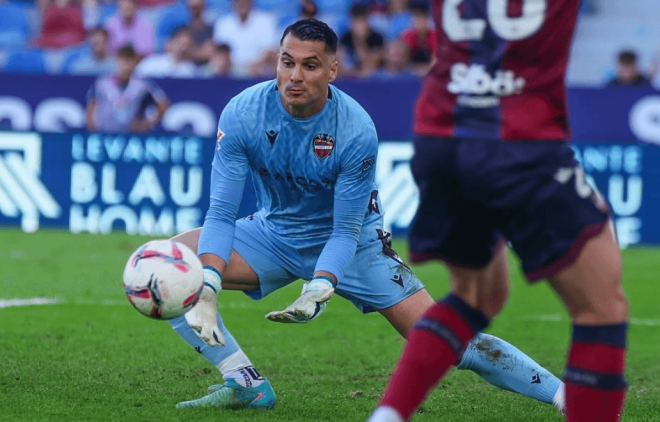 Andrés Fernández,  meta del Levante