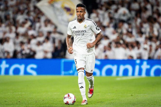 Éder Militao, durante un partido del Real Madrid (Foto: Cordon Press).