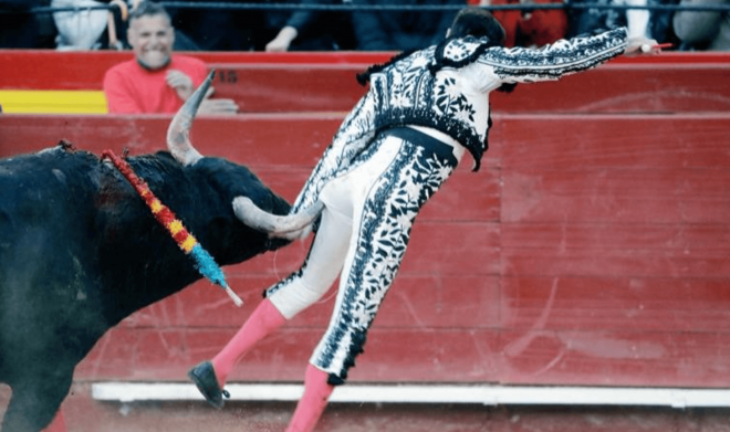 Enrique Ponce el día que estrenó el traje del centenario del Valencia CF