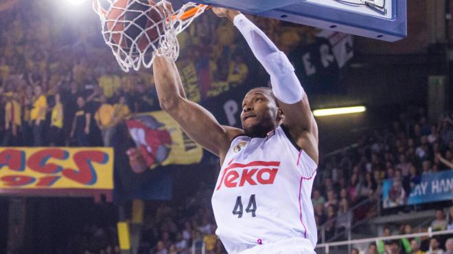 Marcus Slaughter en un Clásico de 2015 (Foto: Cordon Press)