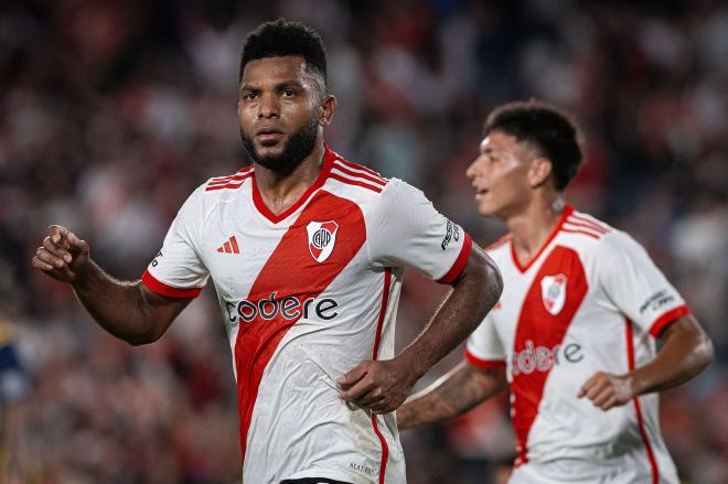 Miguel Borja, durante un partido con River Plate (Foto: Cordon Press).