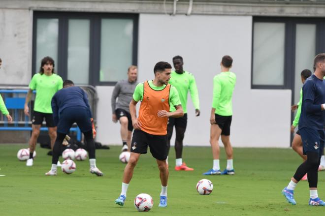 Marc Bartra, en el entrenamiento (Foto: Kiko Hurtado)