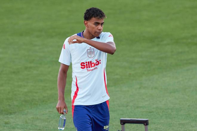 Lamine Yamal, en un entrenamiento de la Selección (FOTO: Cordón Press).